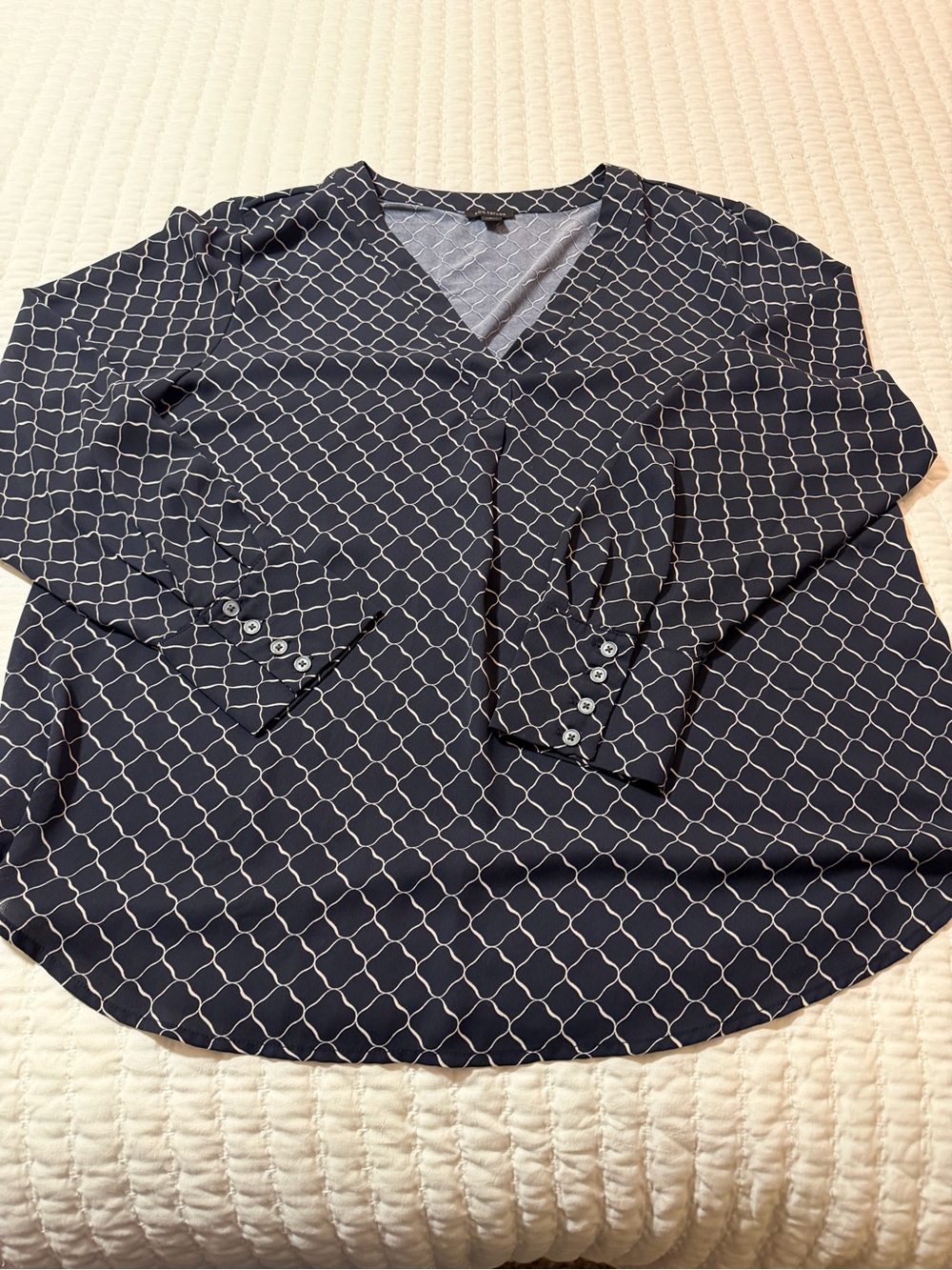Ann Taylor Navy Geometric V-Neck Long Sleeve Blouse / Size Large